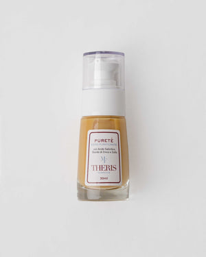 Theris Pelle Impura skincare bundle featuring cleansing products with natural ingredients and minimalist packaging.